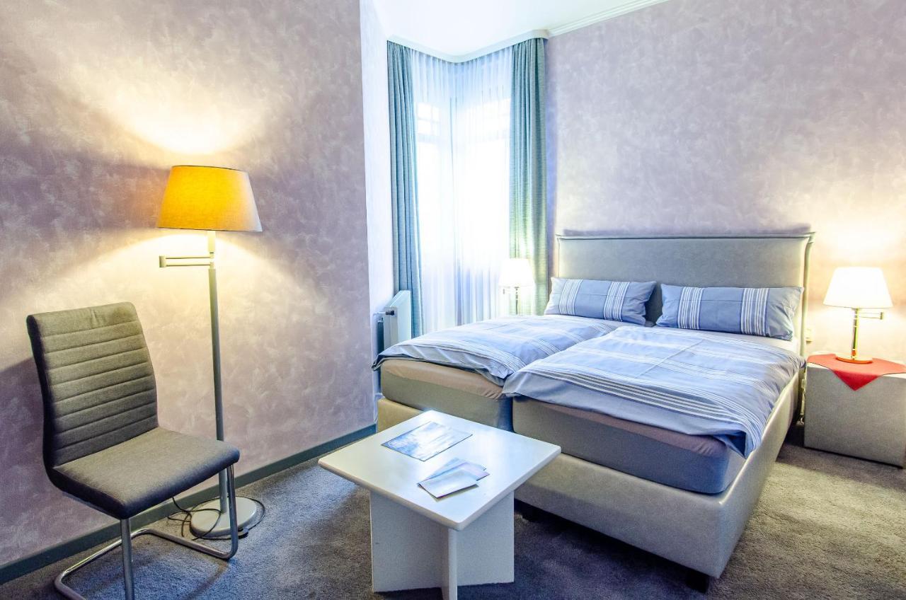 Hotel-Restaurant Ochsen ハスラッハ・イム・キンツィクタール エクステリア 写真
