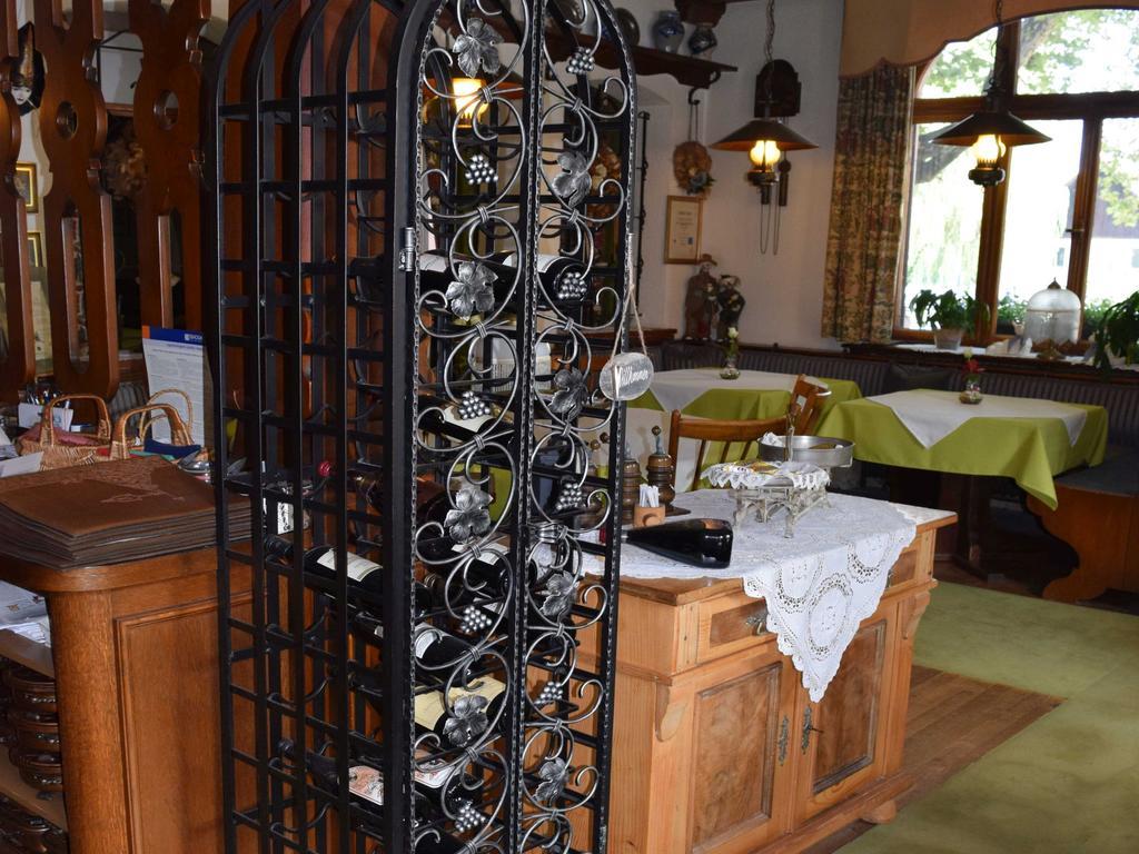 Hotel-Restaurant Ochsen ハスラッハ・イム・キンツィクタール エクステリア 写真
